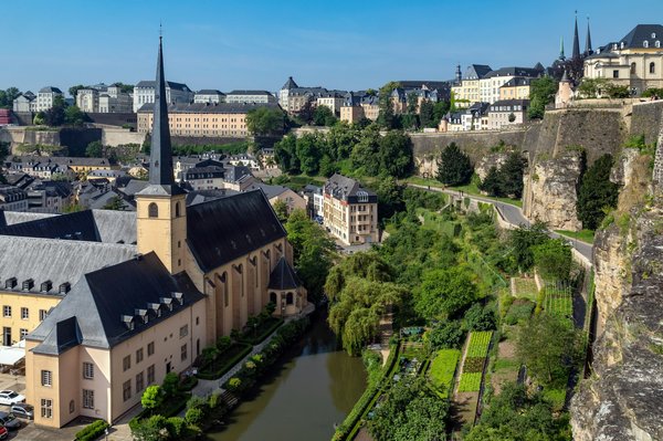 Comment le concept de ville intelligente peut-il être utilisé pour améliorer la gestion des ressources naturelles?